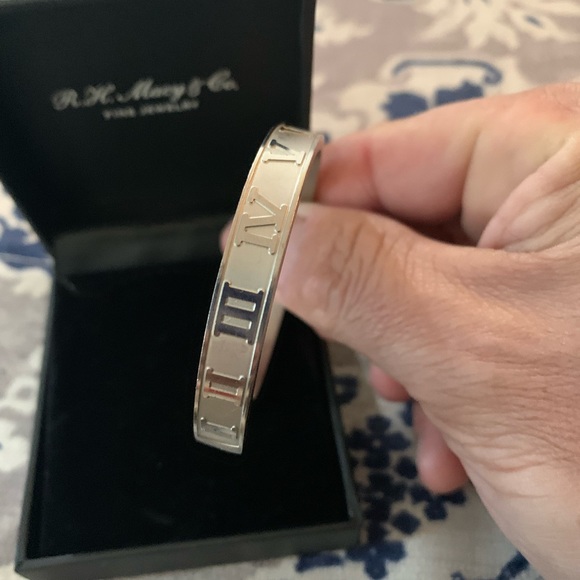New and Beautiful Italian Stainless Steel Roman Numerals Bracelet size 7.5 open - Picture 3 of 7